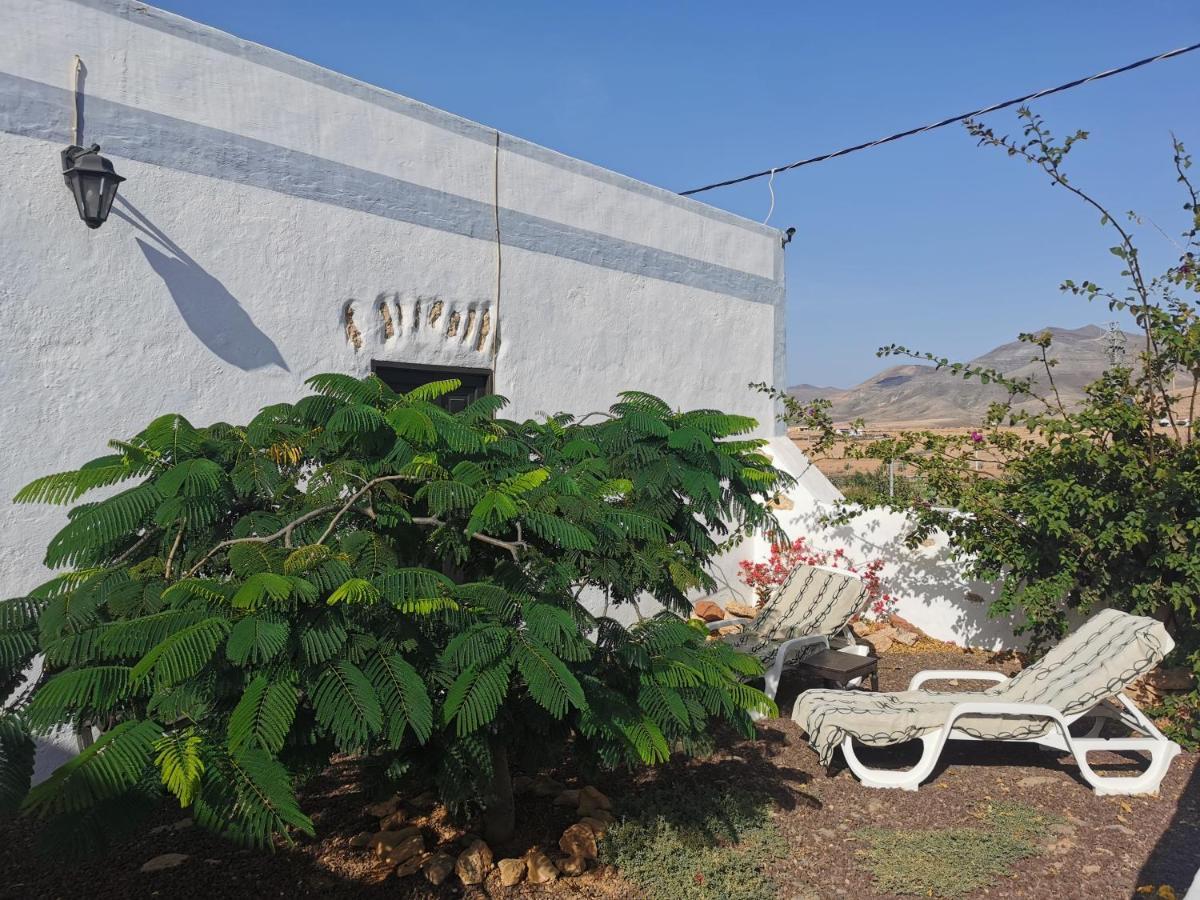 Villa Cecilio Tefia Exterior photo