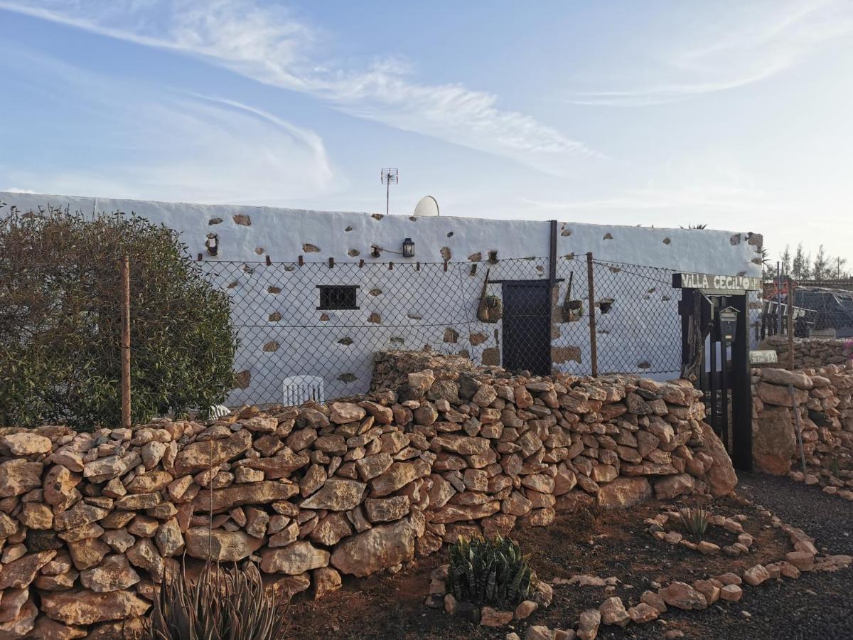 Villa Cecilio Tefia Exterior photo