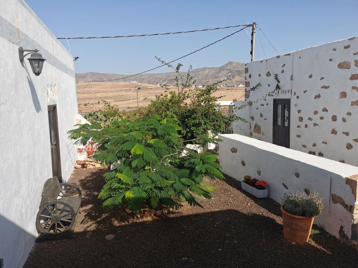 Villa Cecilio Tefia Exterior photo