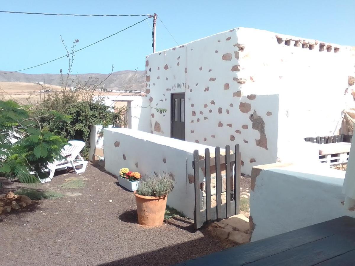 Villa Cecilio Tefia Exterior photo